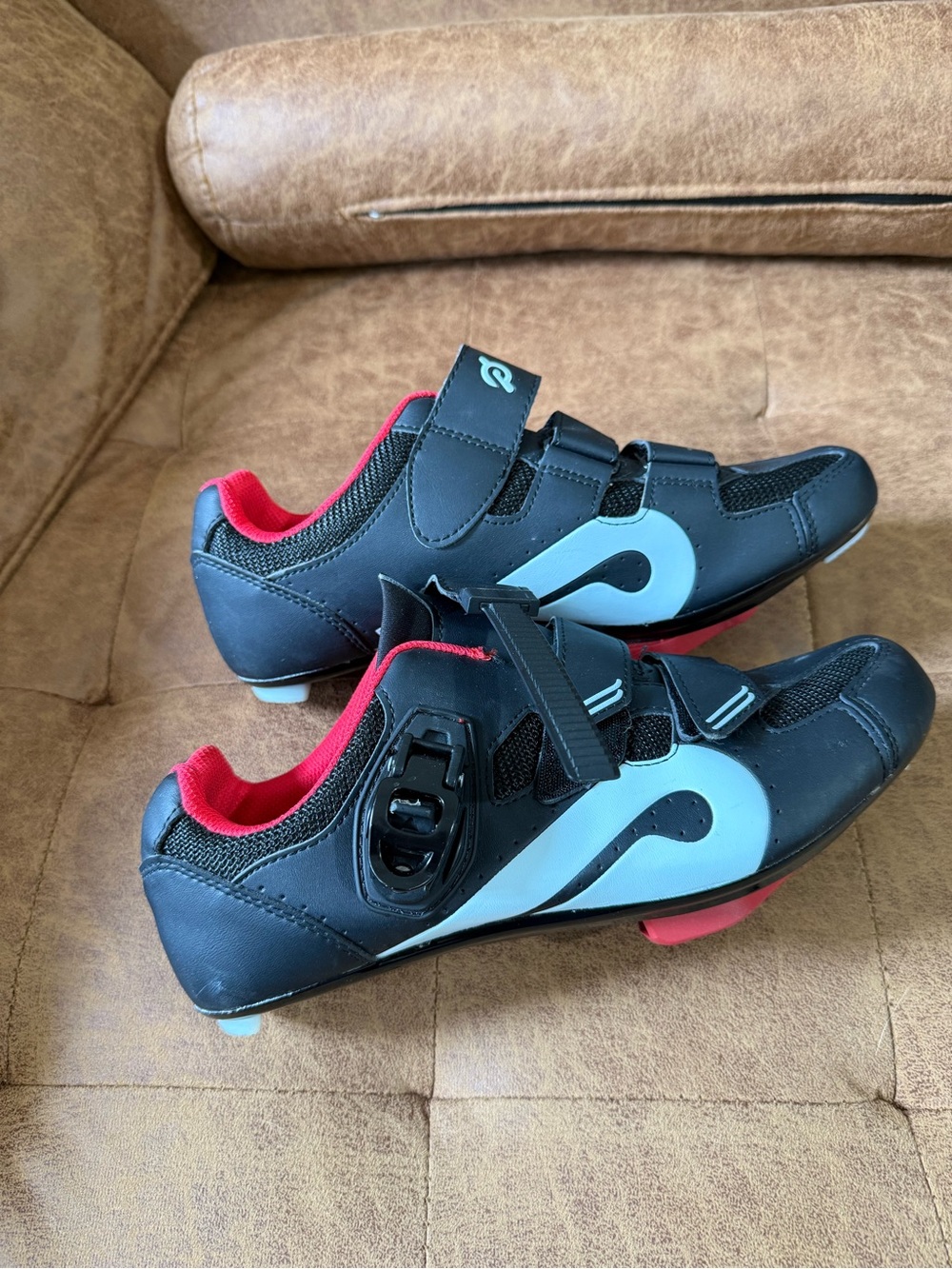 Peloton Cycling Shoes - Picture 2 of 3